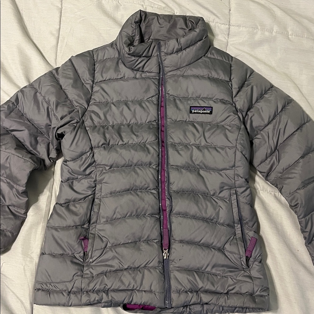 Patagonia Kids' Jacket in gray with purple inside